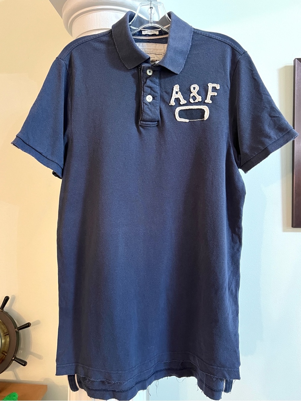Vintage Abercrombie & Fitch Muscle-Fit Polo Shirt distressed navy blue 3-D Logo